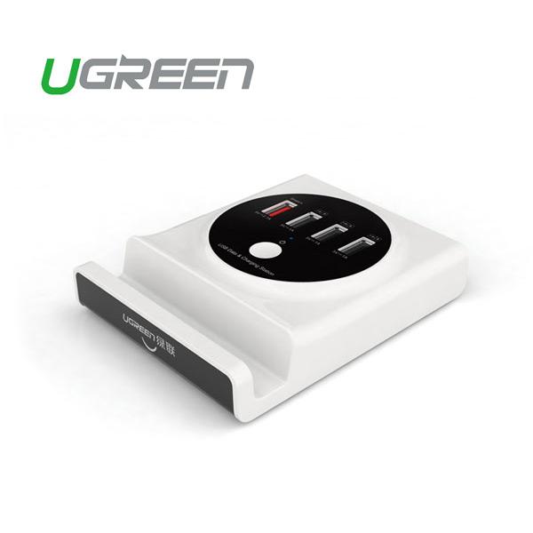 UGREEN USB hub on a white background